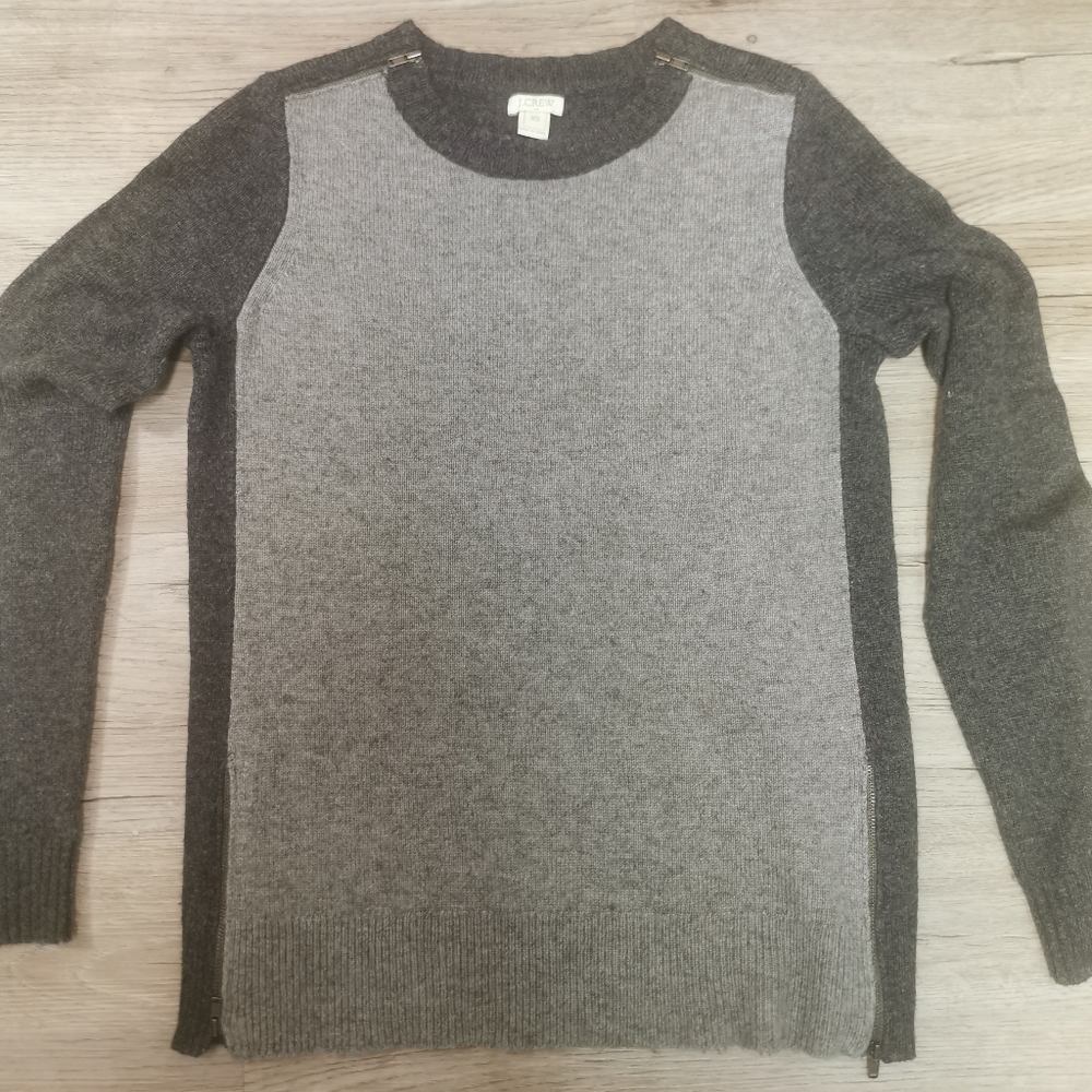 Like new! J Crew merino wool sweater, xs, zips